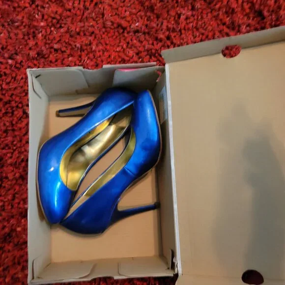 Pumps - Picture 3 of 4